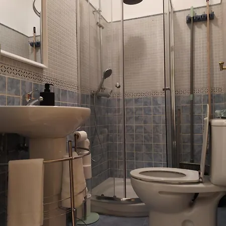 Cornisa Tourists * Toledo