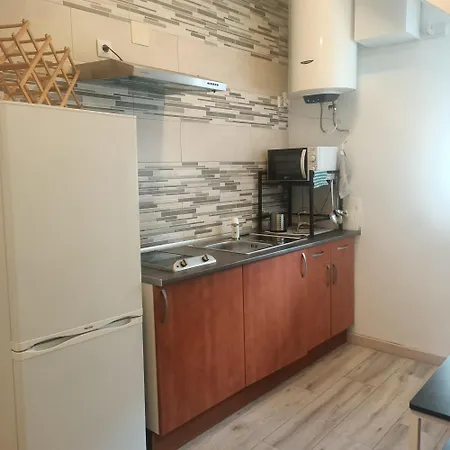 Cornisa Tourists アパート *