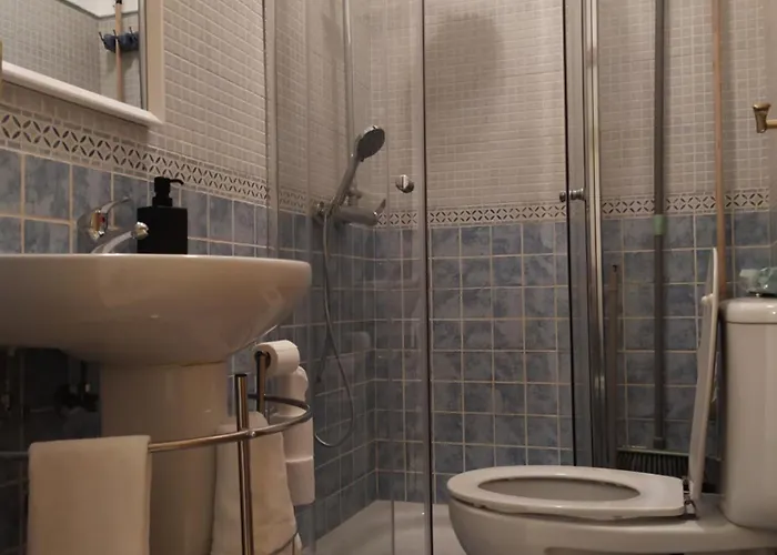 Cornisa Tourists * Toledo